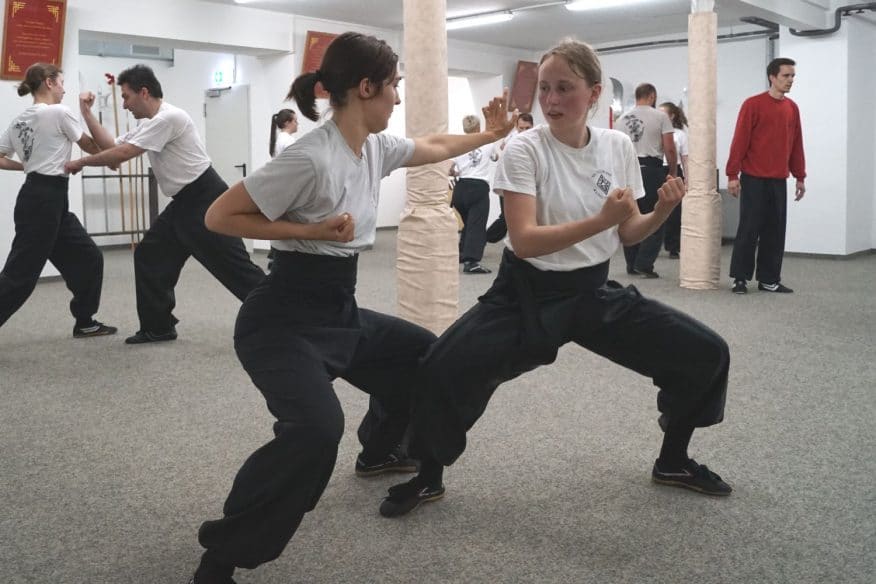 Kung Fu Frauen Training Fortgeschrittenen